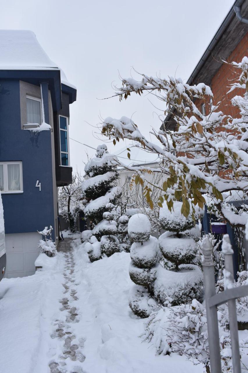 Blue House Apartment Ni 외부 사진